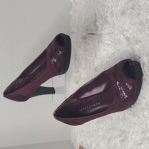 Apostrophe Burgundy Pumps